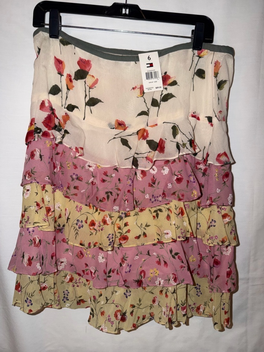 NWT Tommy Hilfiger Tiered Floral Ruffle Mini Skirt - Pink & Cream Sz6 - Picture 3 of 6